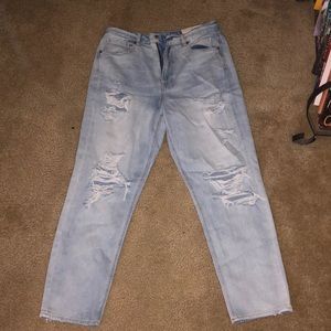 American Eagle Mom Jean